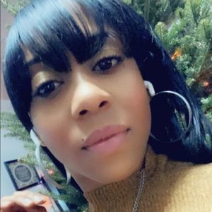 Meet your Posher, Lynell